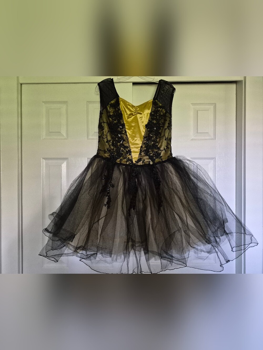 Weissman Dance Ballet Costume Tutu Adult XL Black and Gold W/ Hair Comb Piece